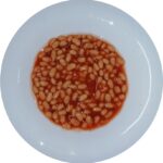 Baked beans in tomato sauce