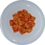 Ravioli in tomato sauce – square shape